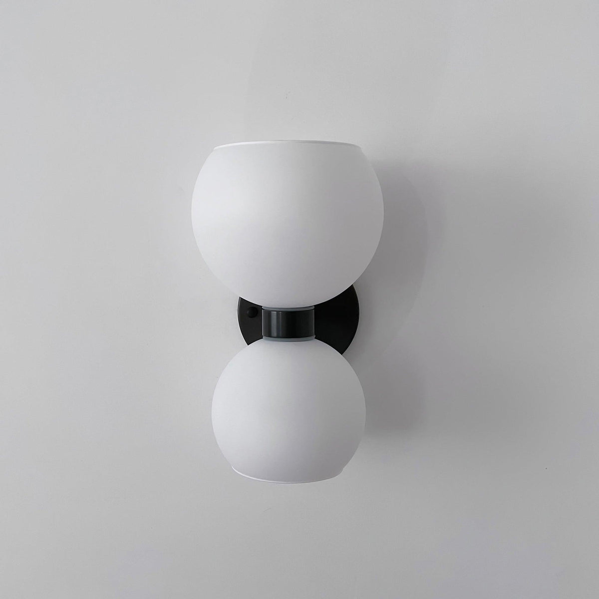 Avynion zeitgenössische Kunstglas-Wandleuchte aus Glas