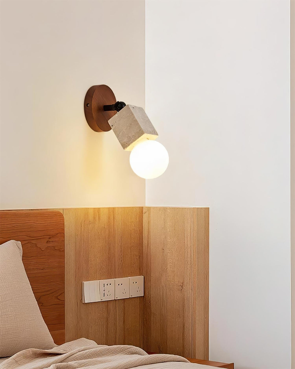 Tavaenne Cute Travertine Wandleuchte Holzplatte