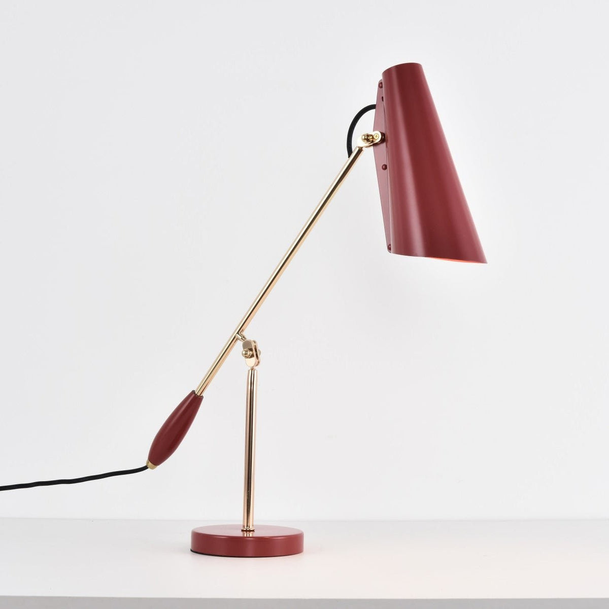 Orbix Steel Mid-Century-Tischlampe
