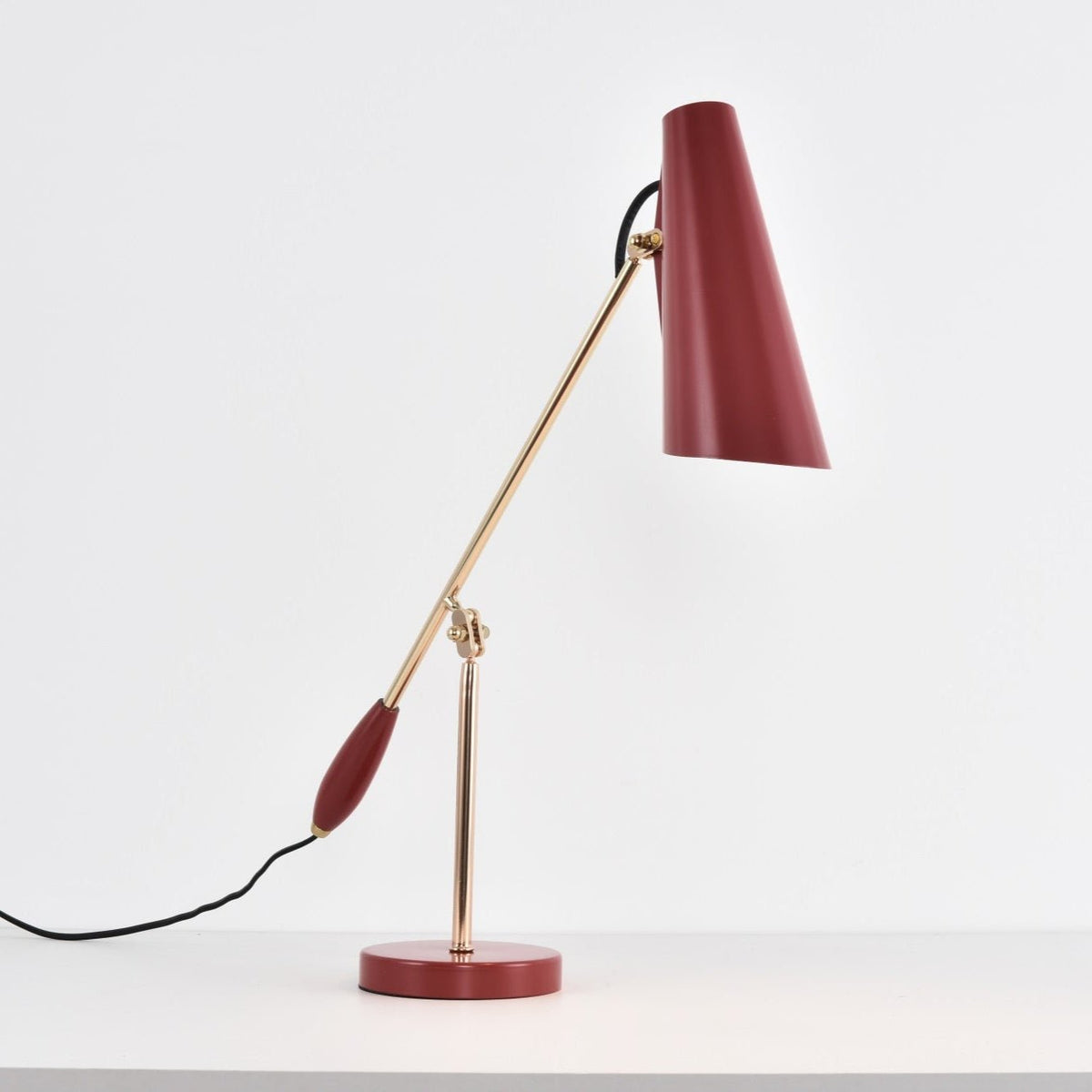 Orbix Steel Mid-Century-Tischlampe
