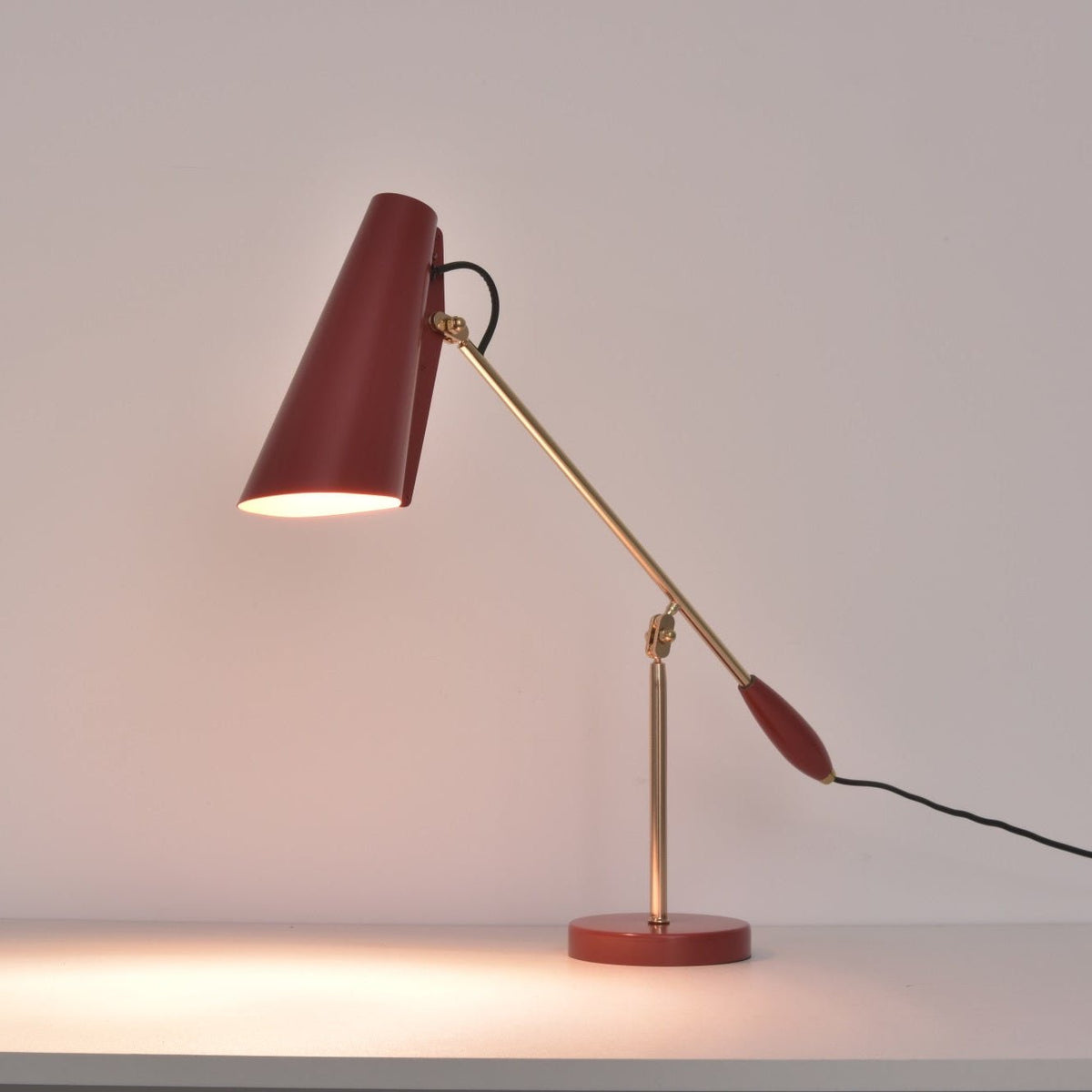 Orbix Steel Mid-Century-Tischlampe