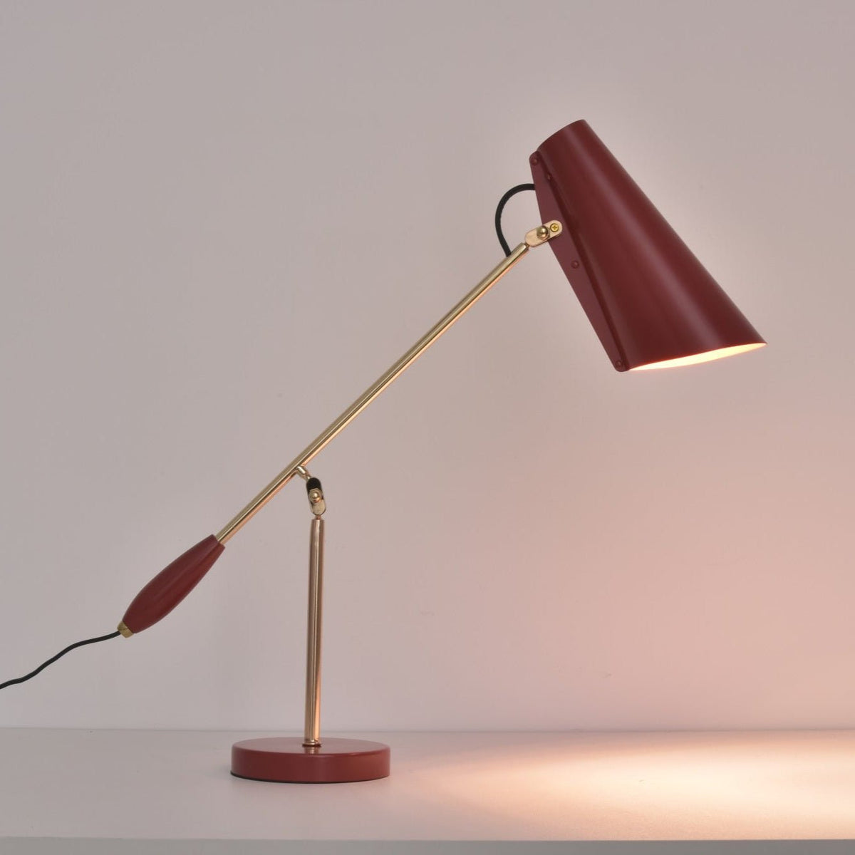 Orbix Steel Mid-Century-Tischlampe