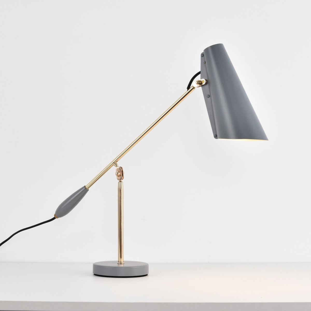 Orbix Steel Mid-Century-Tischlampe