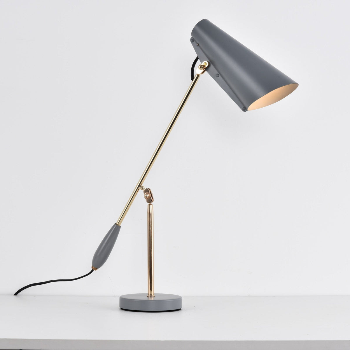 Orbix Steel Mid-Century-Tischlampe