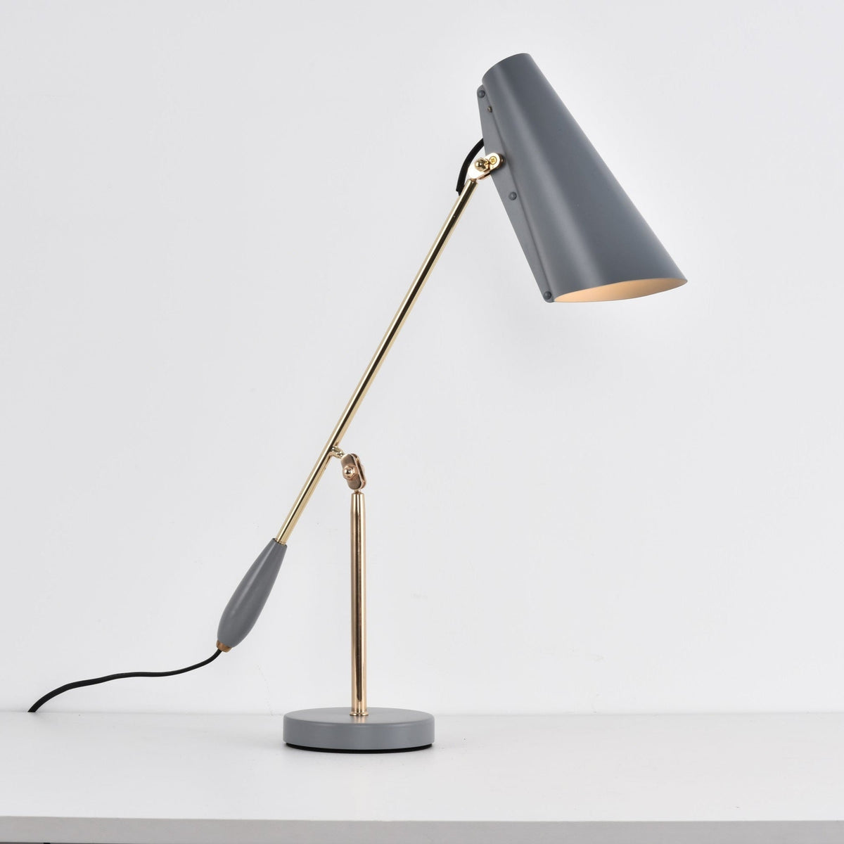 Orbix Steel Mid-Century-Tischlampe