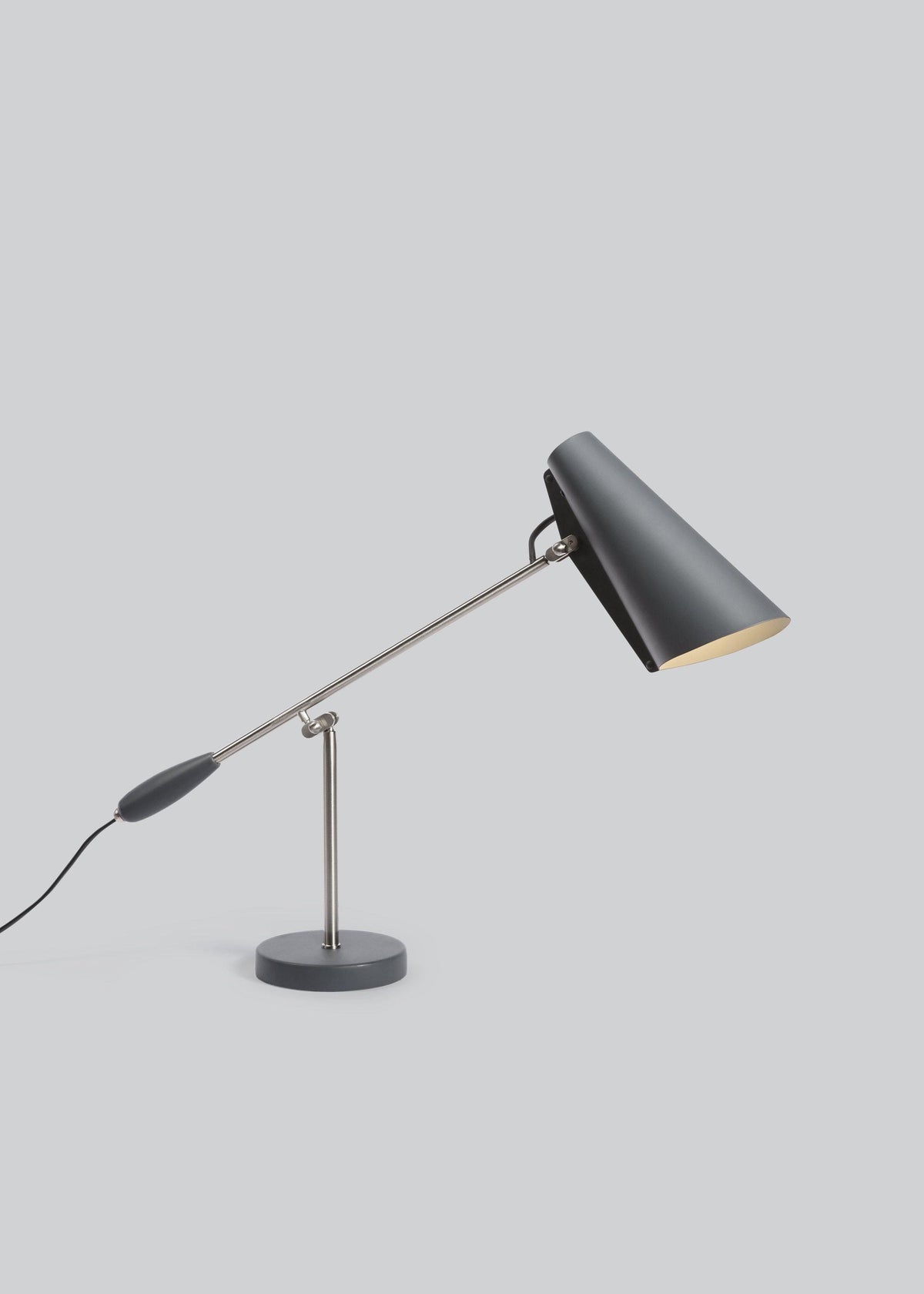 Orbix Steel Mid-Century-Tischlampe