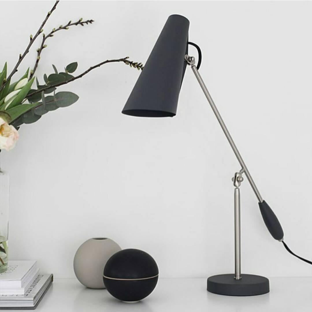 Orbix Steel Mid-Century-Tischlampe