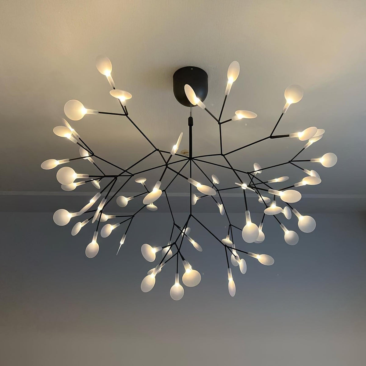 Kronleuchter Schwarze LED-Kronleuchte Firefly
