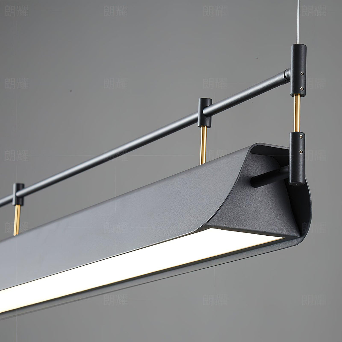 Terianora Kronleuchter Schwarz Dach LED