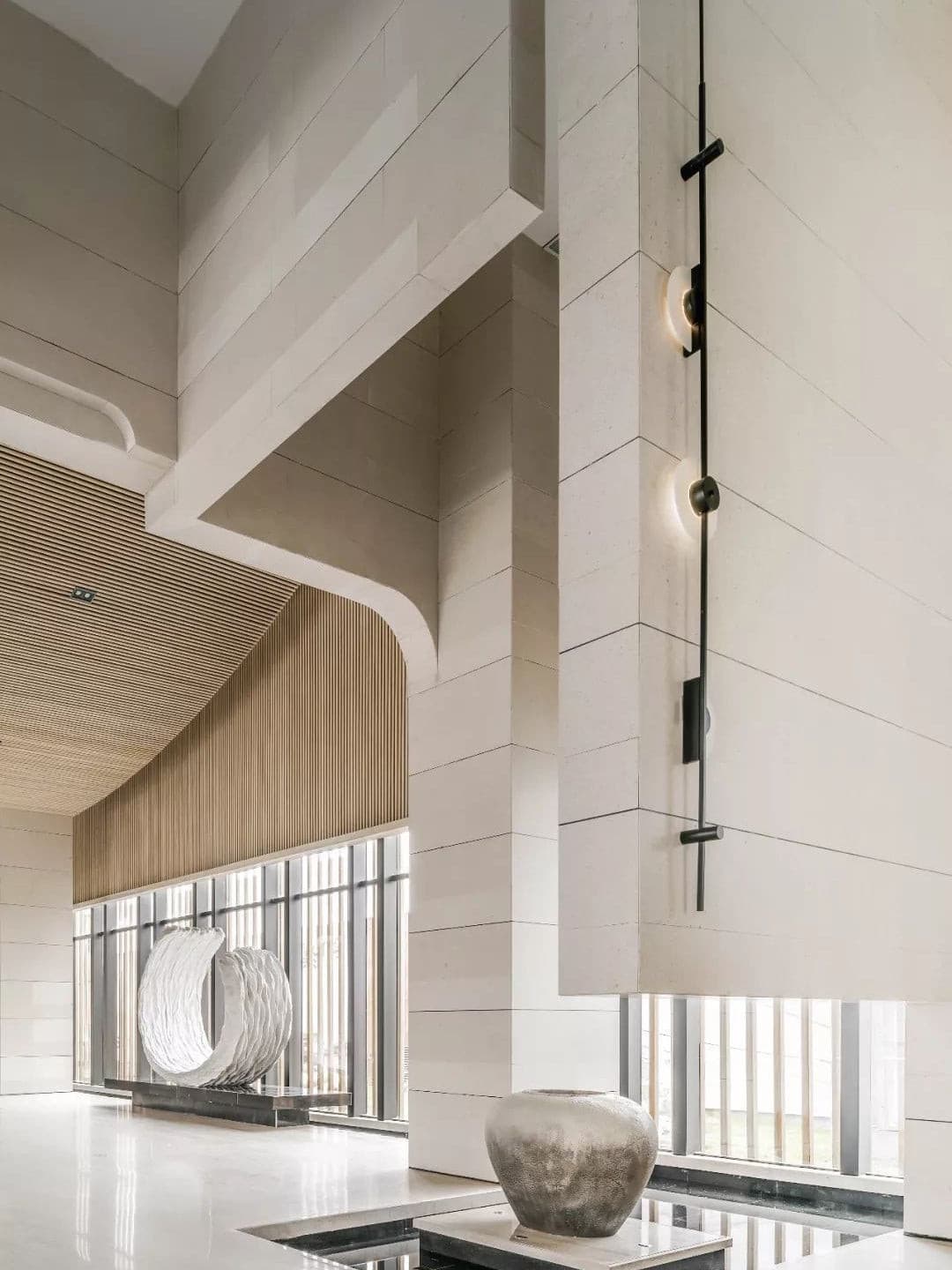 Slender Wandleuchte aus Alabaster im zeitgenössischen minimalistischen Stil
