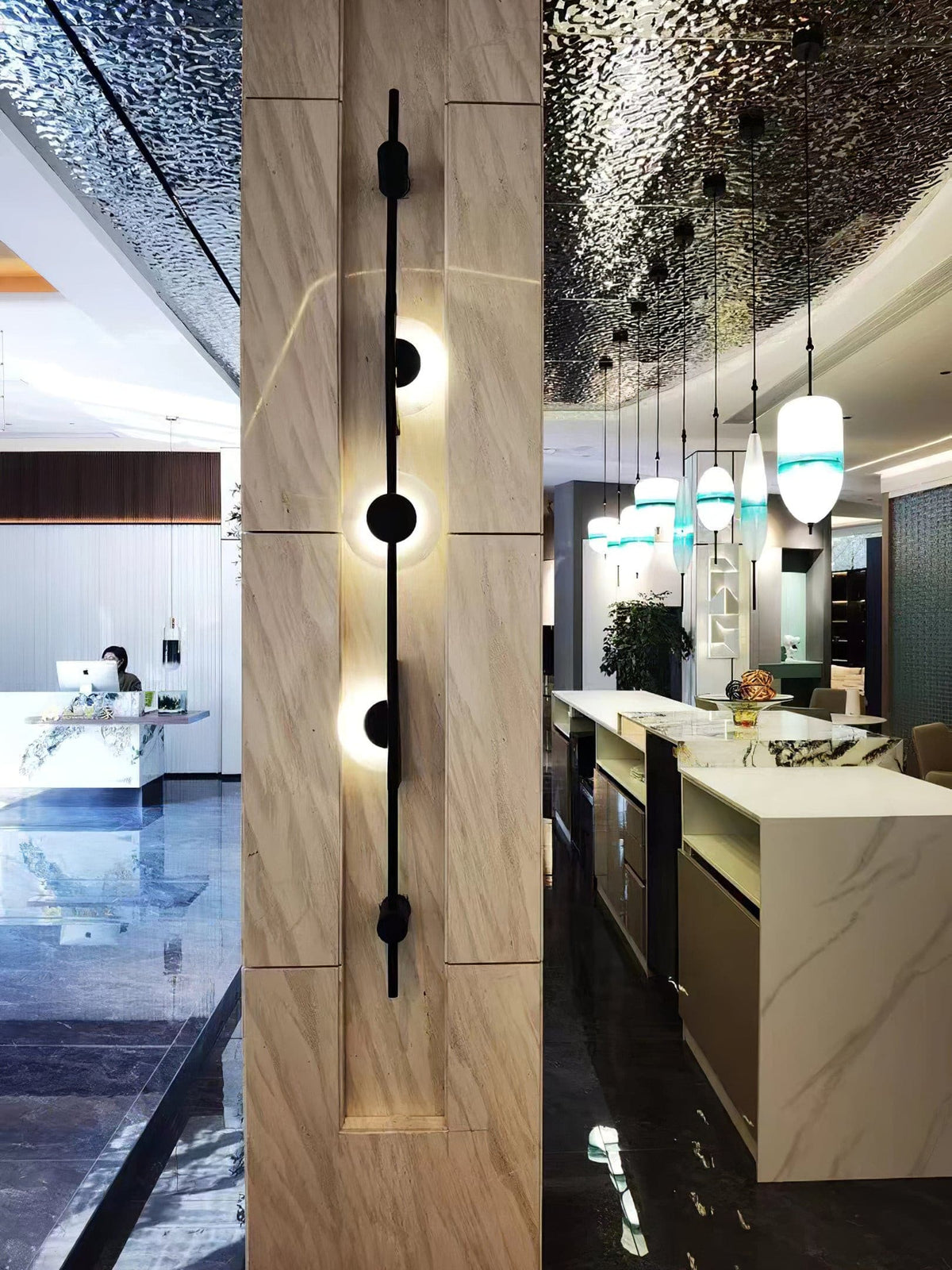 Slender Wandleuchte aus Alabaster im zeitgenössischen minimalistischen Stil