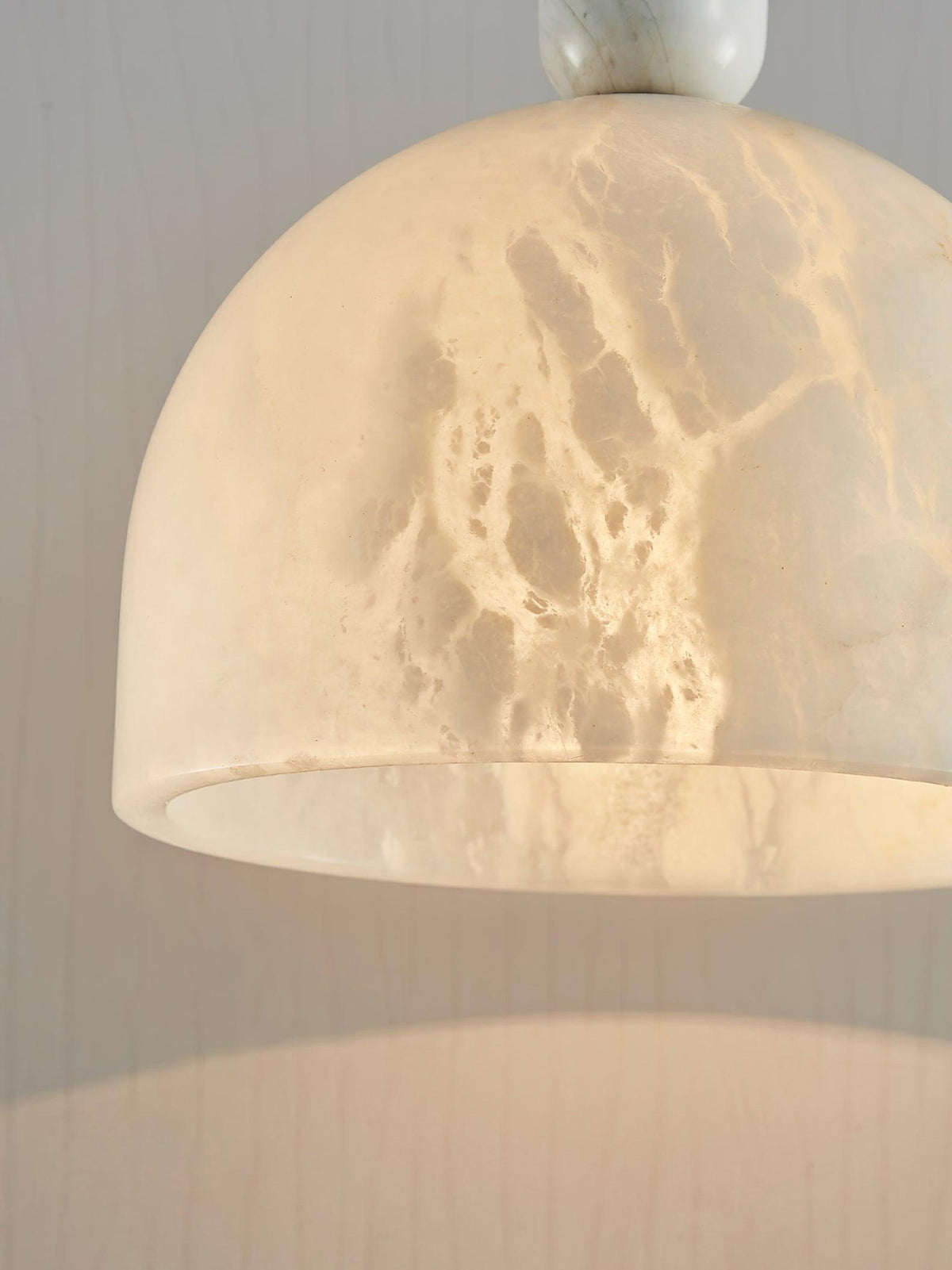 Leda Minimalistische Pendelleuchte aus Alabaster