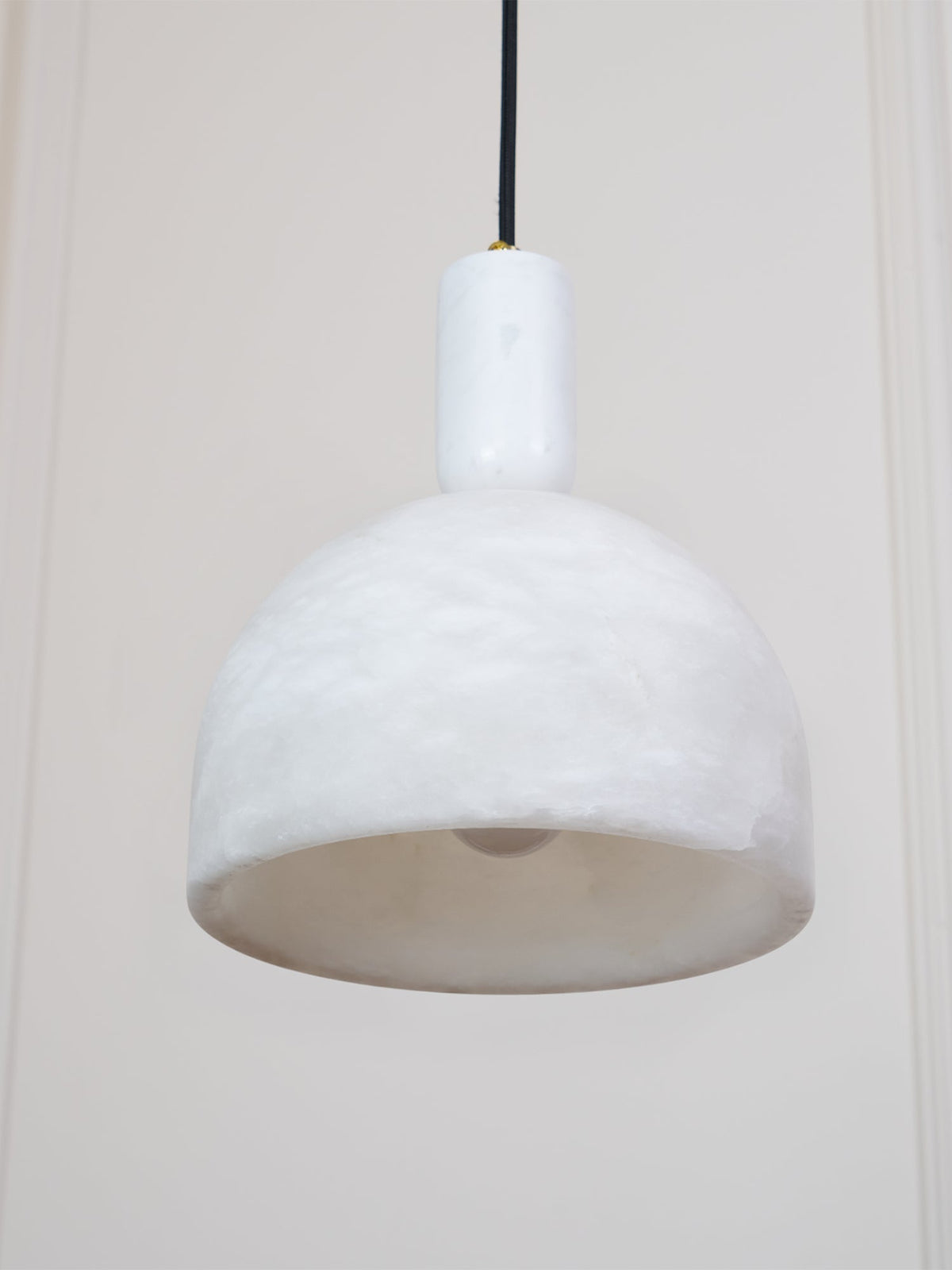 Leda Minimalistische Pendelleuchte aus Alabaster
