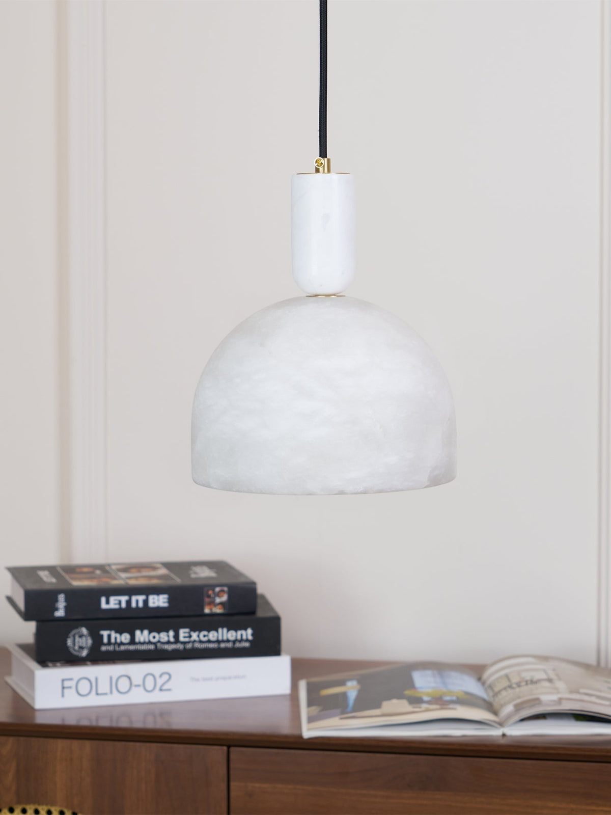 Leda Minimalistische Pendelleuchte aus Alabaster