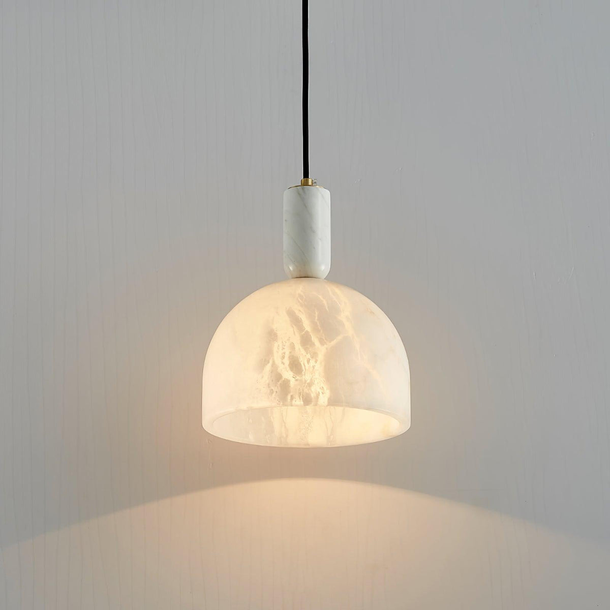 Leda Minimalistische Pendelleuchte aus Alabaster