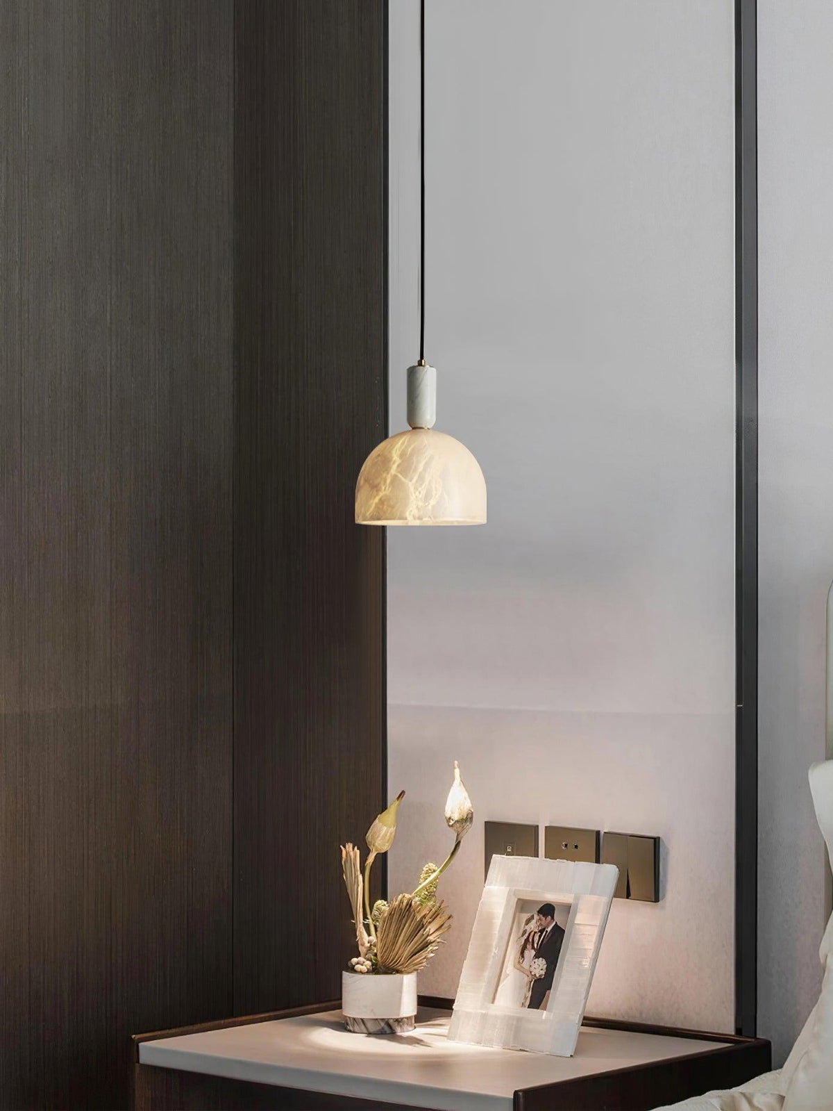 Leda Minimalistische Pendelleuchte aus Alabaster
