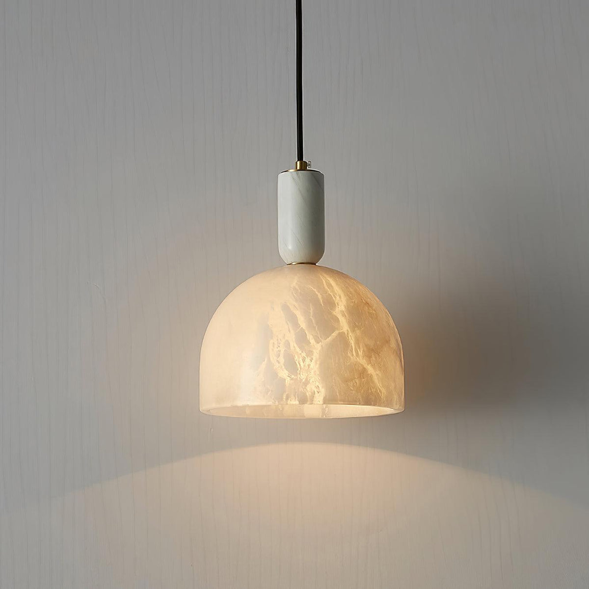 Leda Minimalistische Pendelleuchte aus Alabaster
