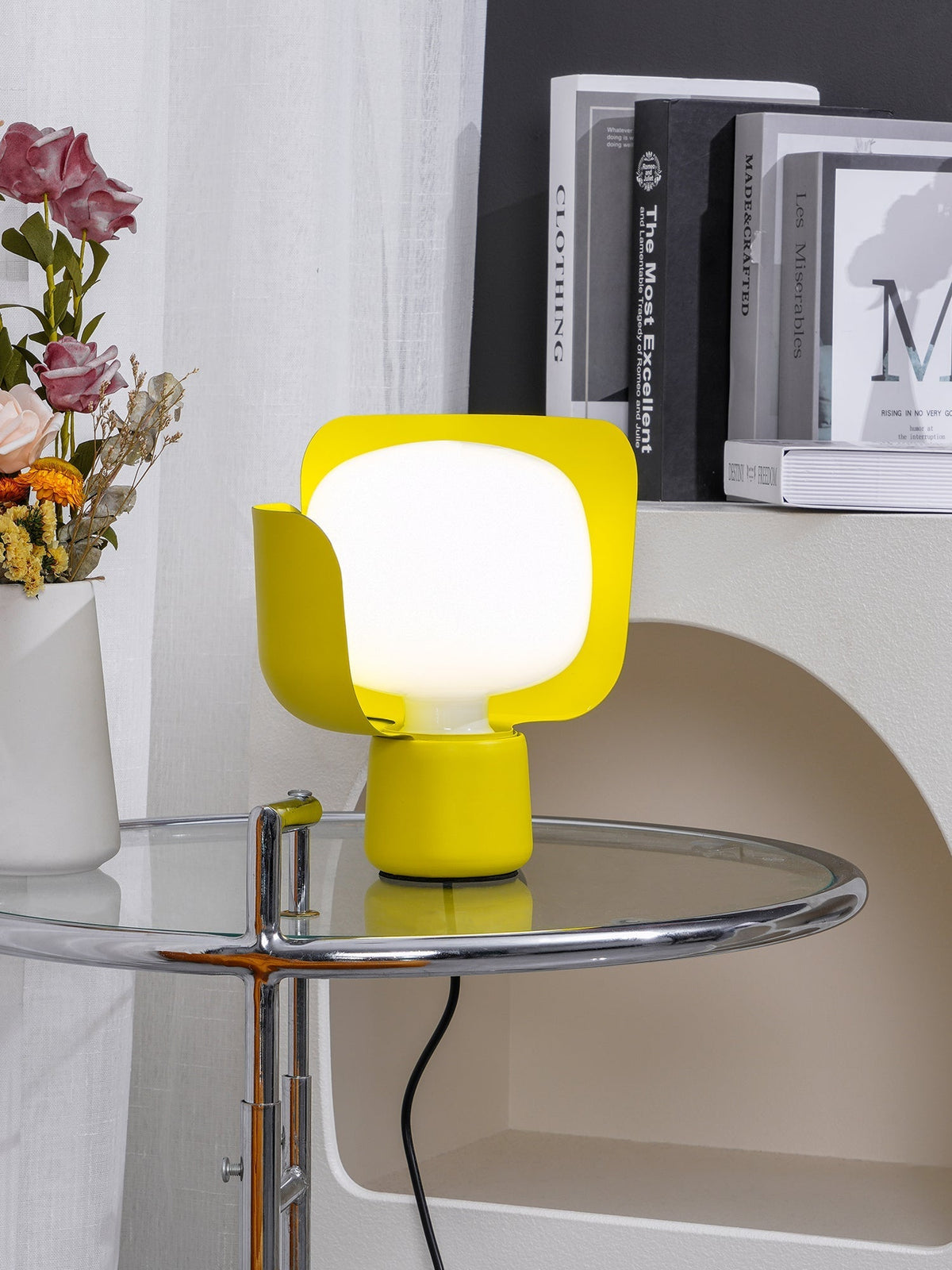 Zuri Kunststoff Minimalistische Tischleuchte
