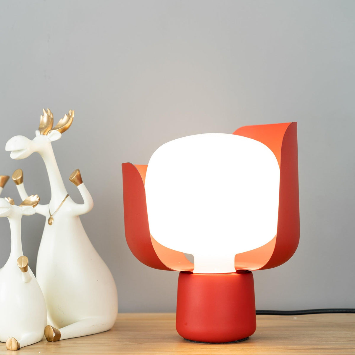 Zuri Kunststoff Minimalistische Tischleuchte
