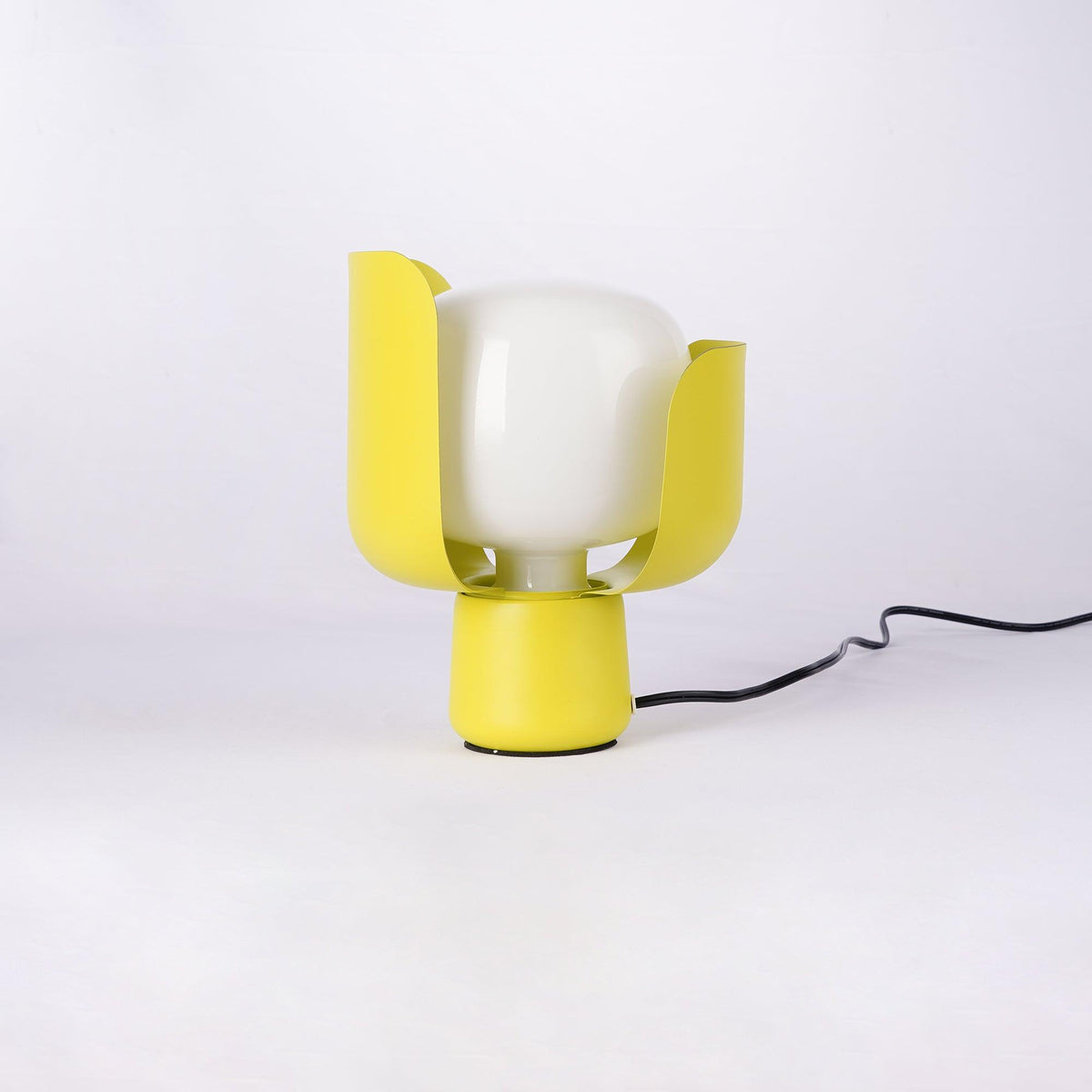 Zuri Kunststoff Minimalistische Tischleuchte