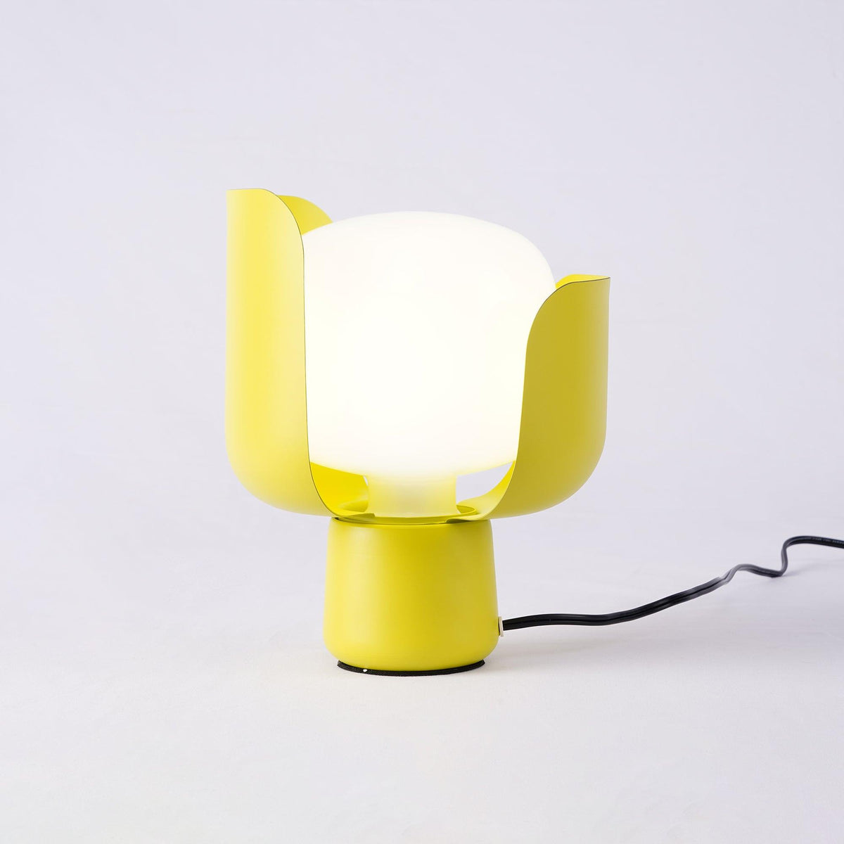 Zuri Kunststoff Minimalistische Tischleuchte