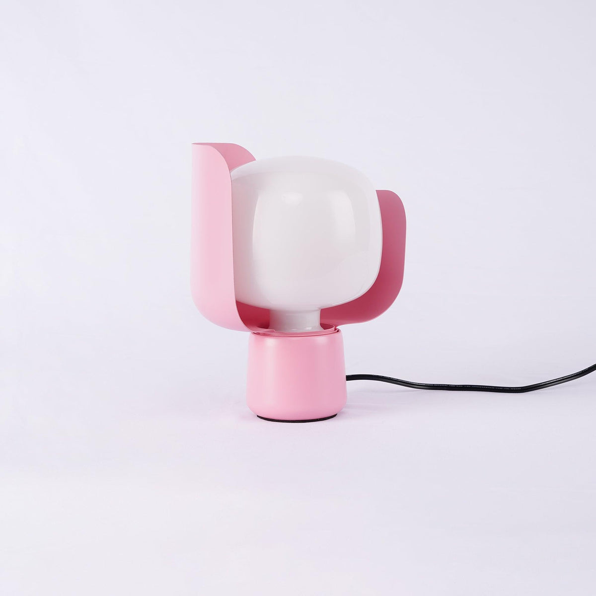 Zuri Kunststoff Minimalistische Tischleuchte