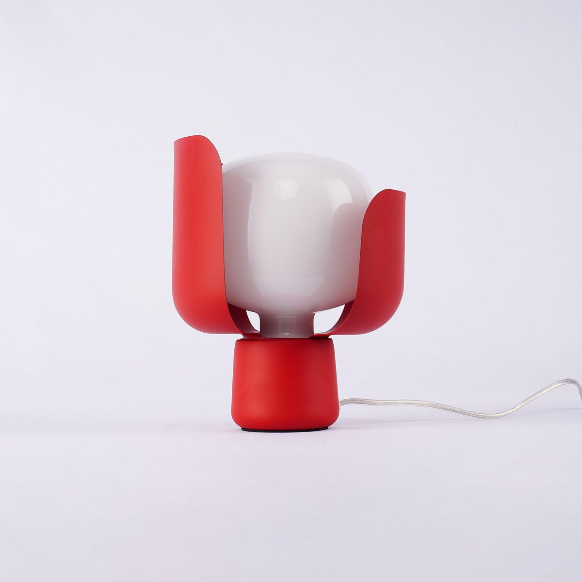Zuri Kunststoff Minimalistische Tischleuchte