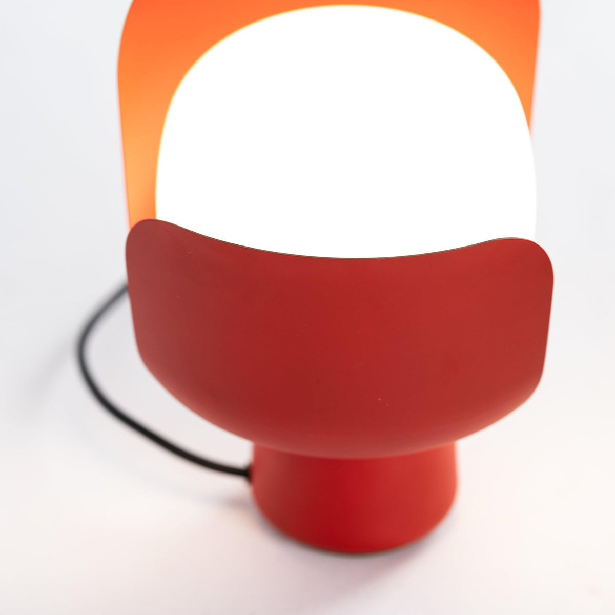 Zuri Kunststoff Minimalistische Tischleuchte