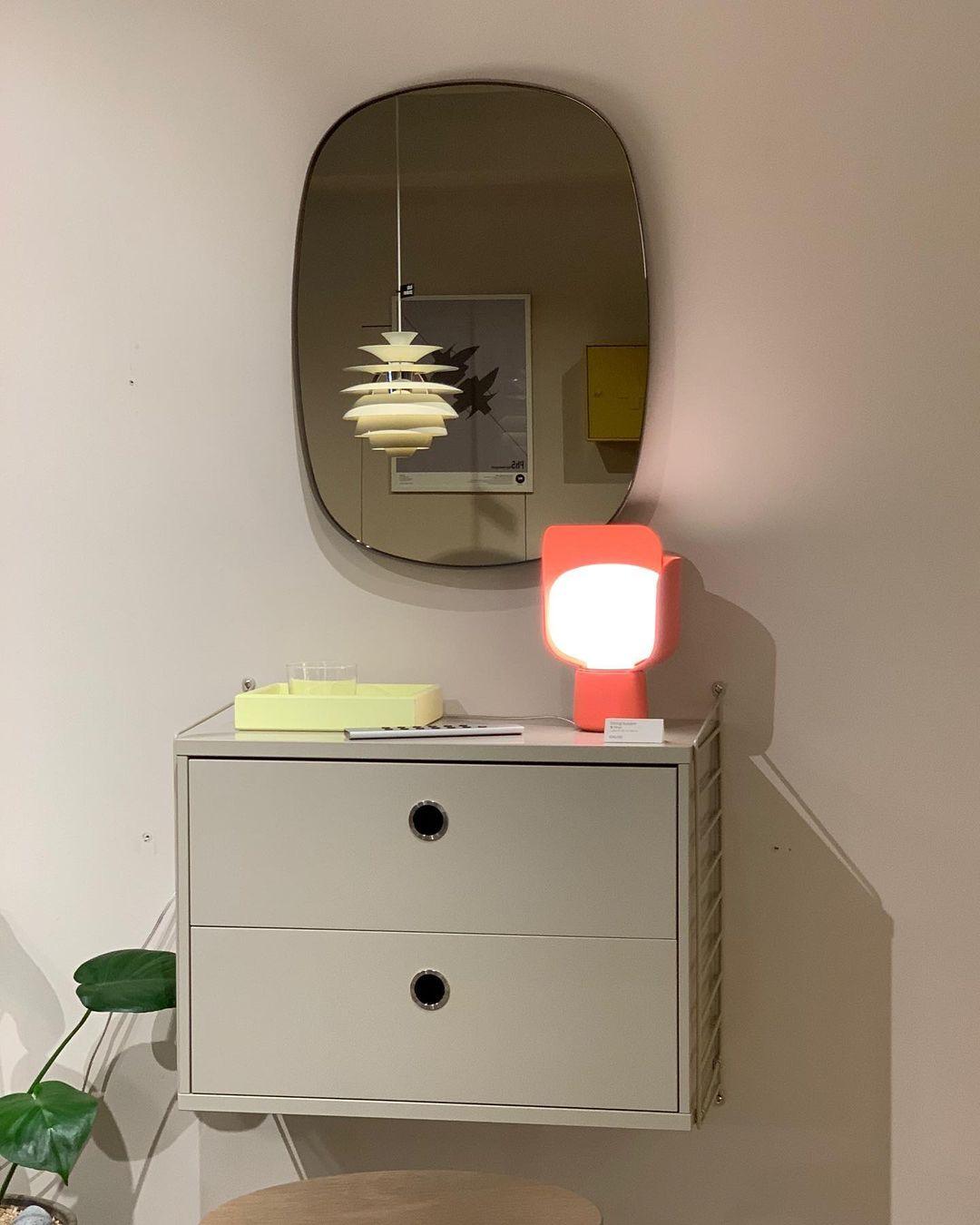 Zuri Kunststoff Minimalistische Tischleuchte