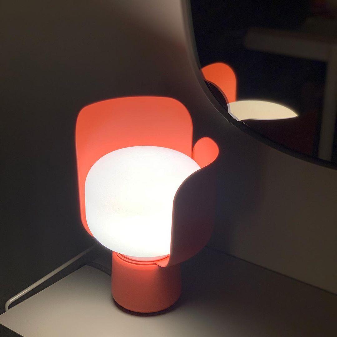Zuri Kunststoff Minimalistische Tischleuchte