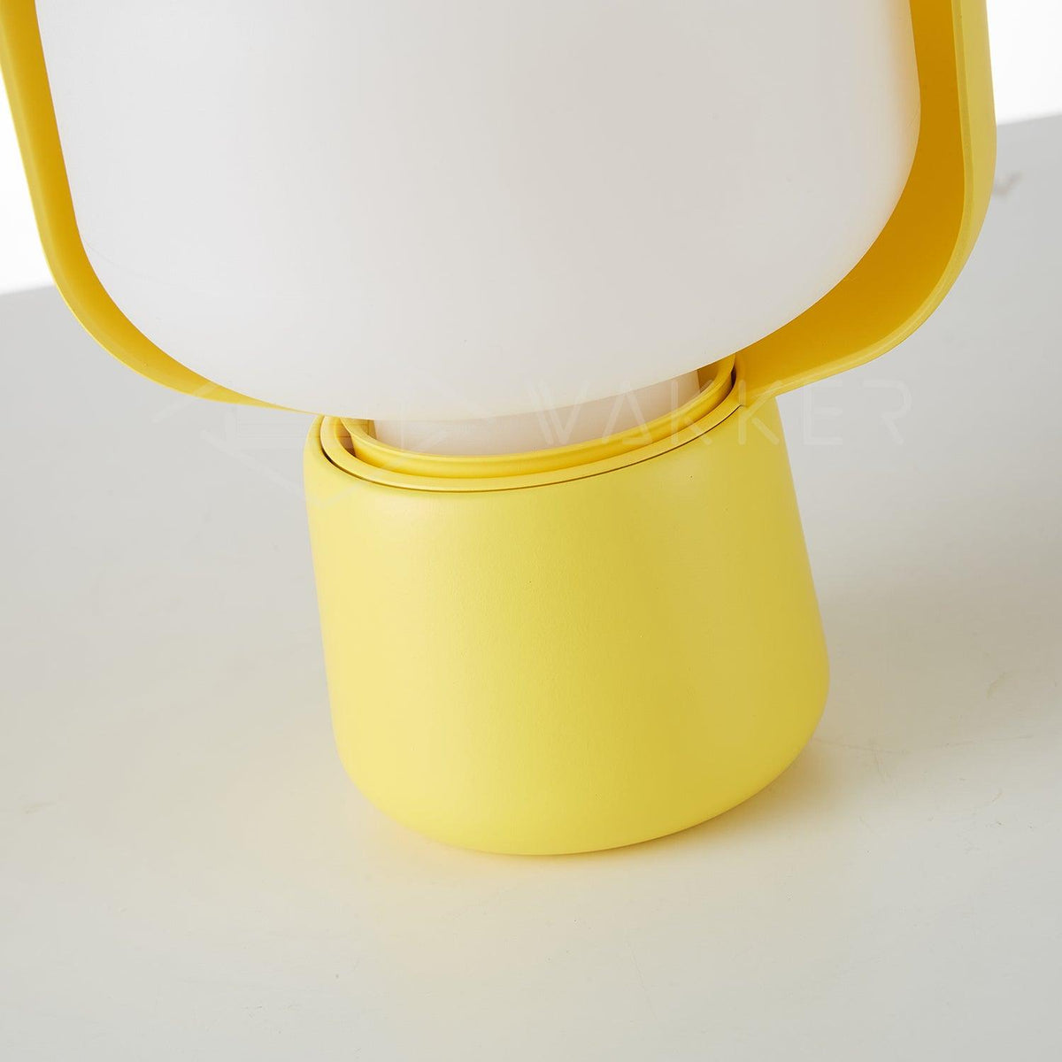 Zuri Kunststoff Minimalistische Tischleuchte
