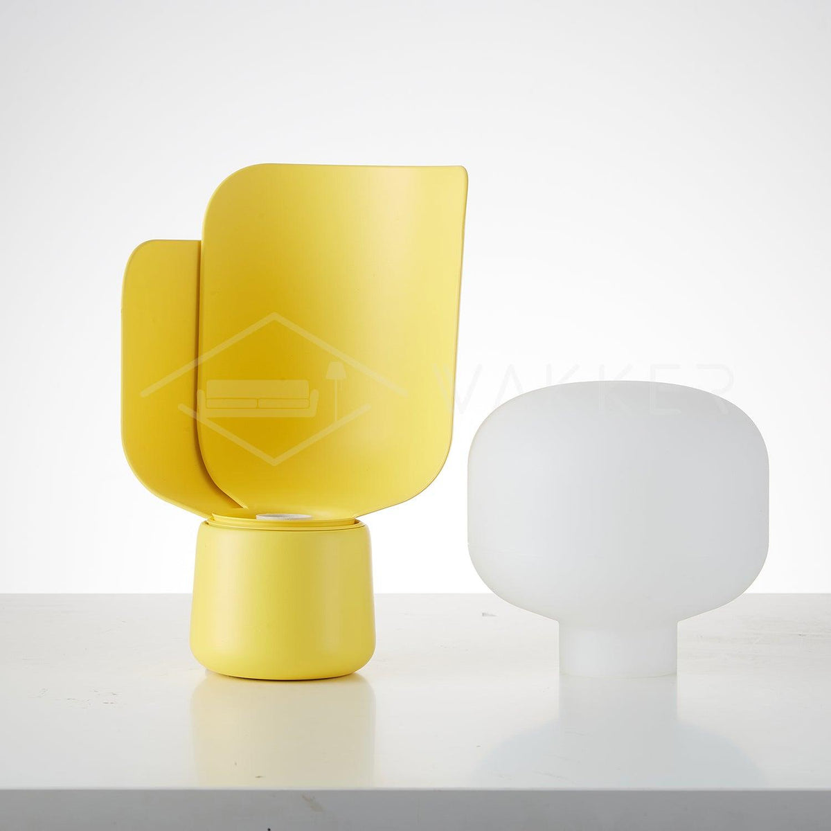 Zuri Kunststoff Minimalistische Tischleuchte