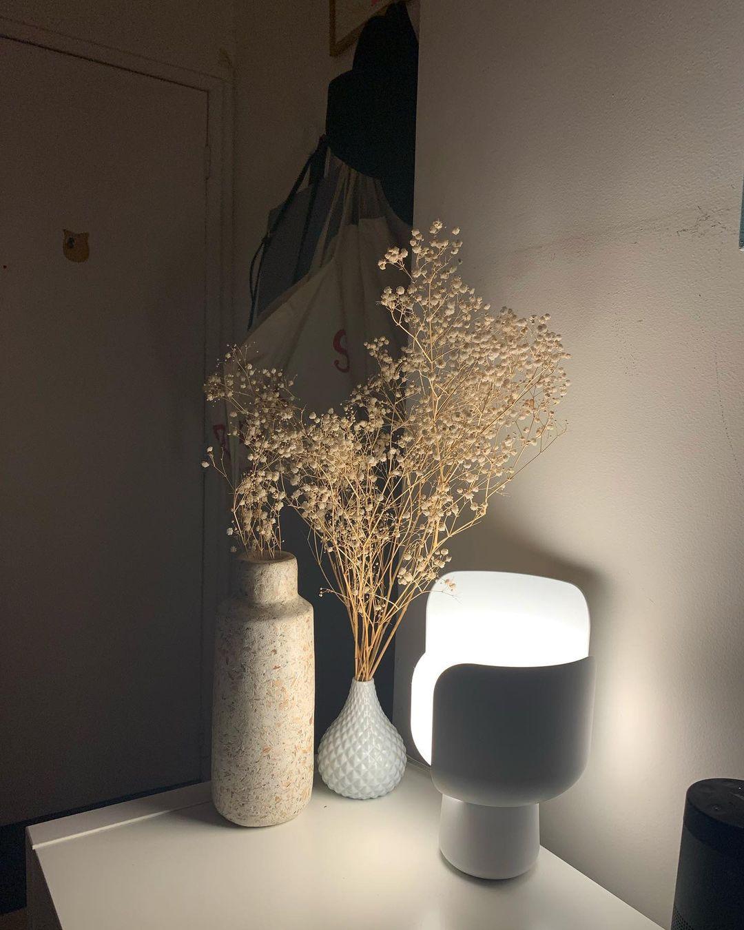 Zuri Kunststoff Minimalistische Tischleuchte