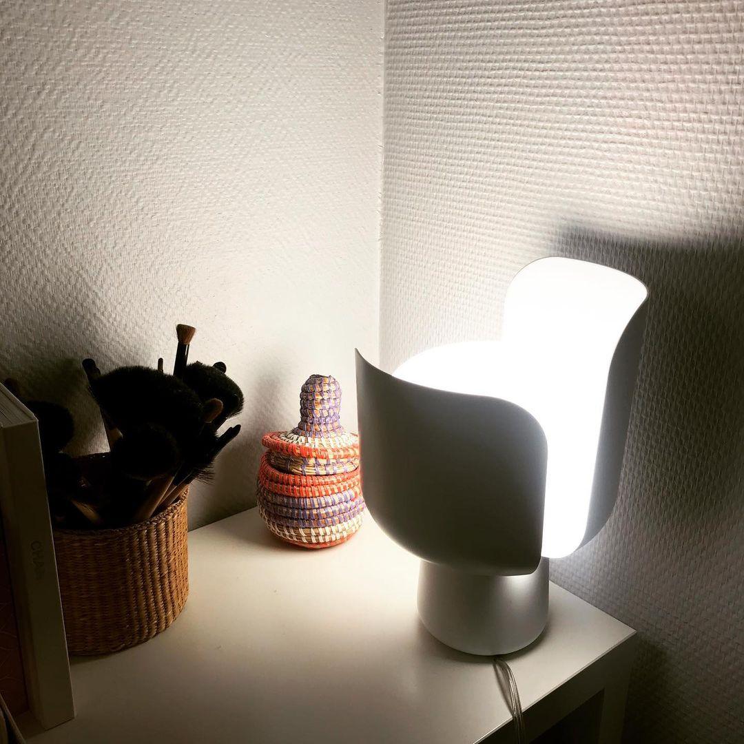 Zuri Kunststoff Minimalistische Tischleuchte