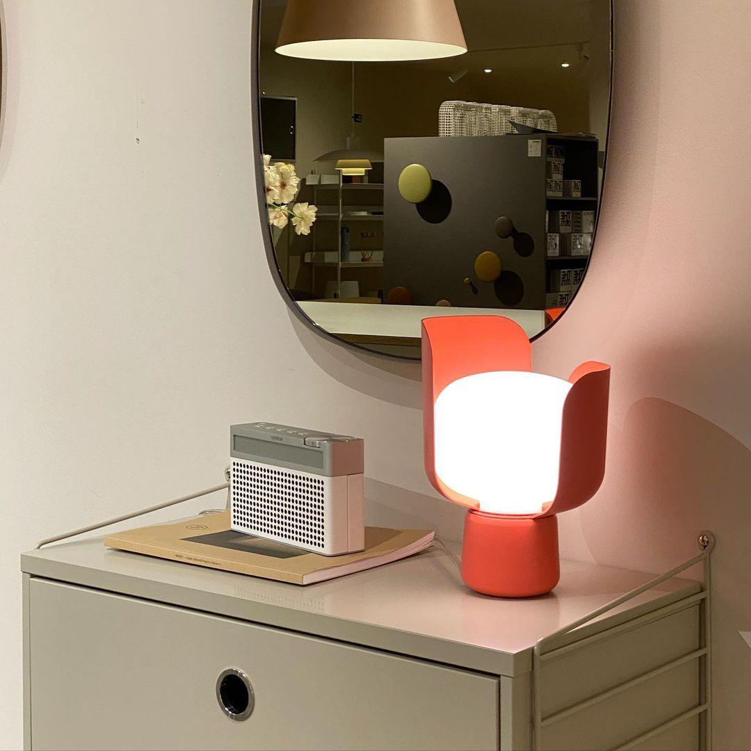 Zuri Kunststoff Minimalistische Tischleuchte
