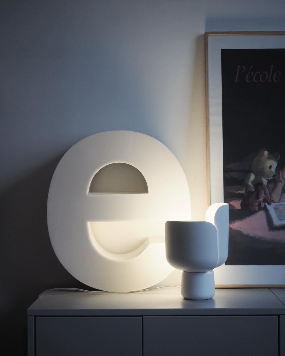 Zuri Kunststoff Minimalistische Tischleuchte