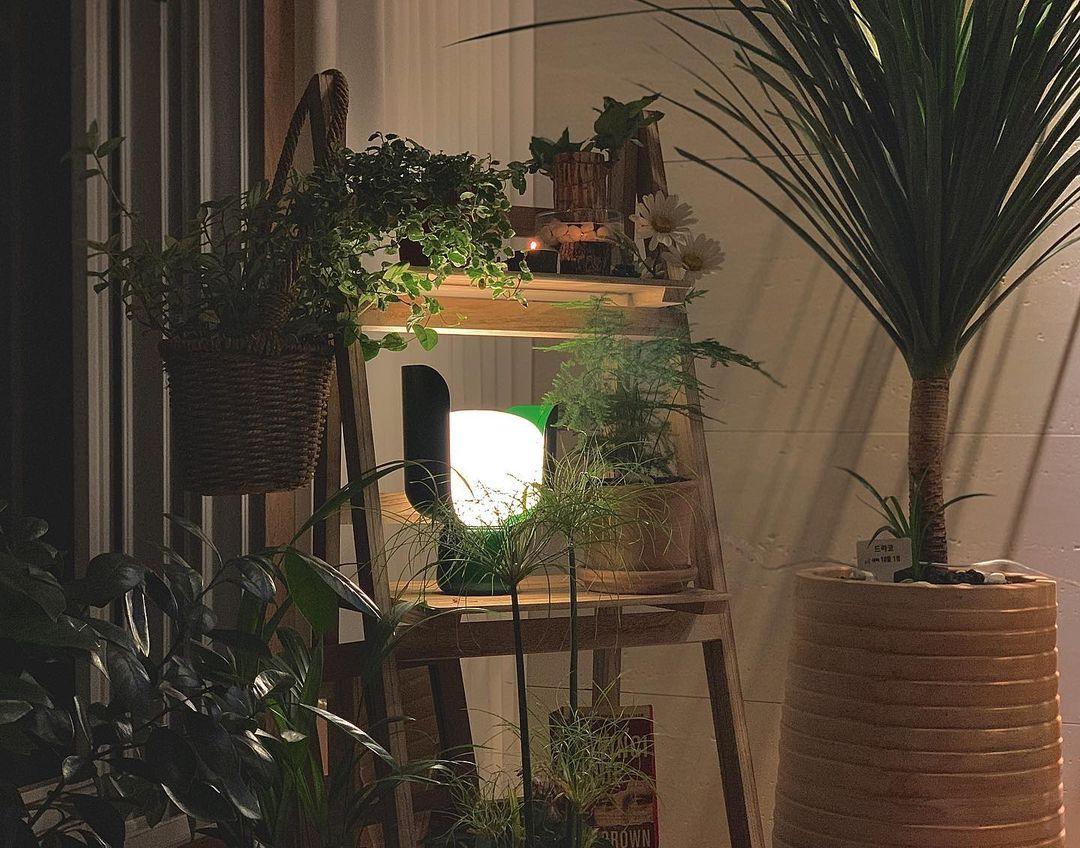 Zuri Kunststoff Minimalistische Tischleuchte
