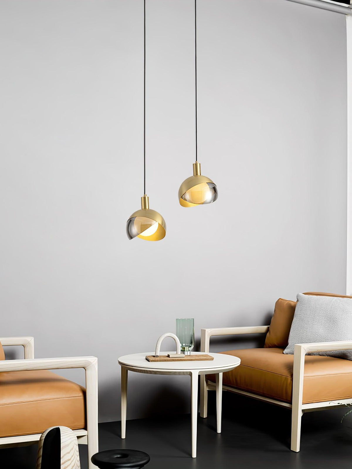 Noveny Pendelleuchte aus Messing mit Glas in Halbkugel-Form, Kugelform, Mid-Century-Stil