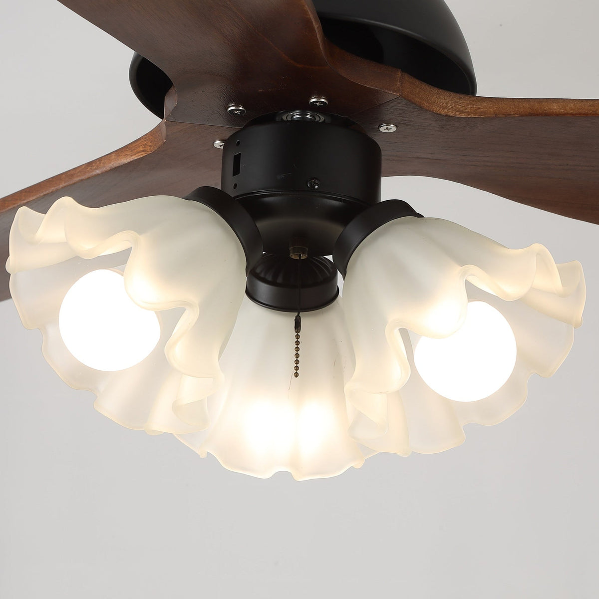 Novrik Deckenventilator mit Beleuchtung