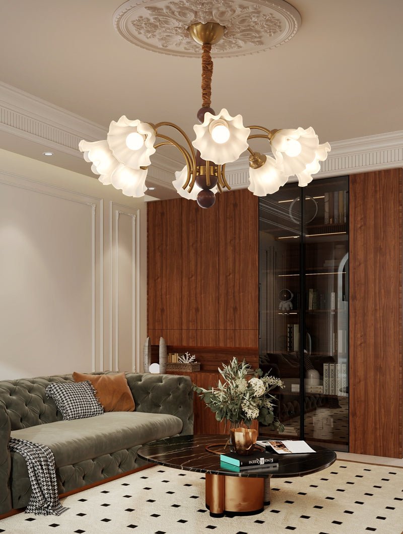 Ilvinan Kronleuchter aus Holz und Glas im traditionellen eleganten Stil