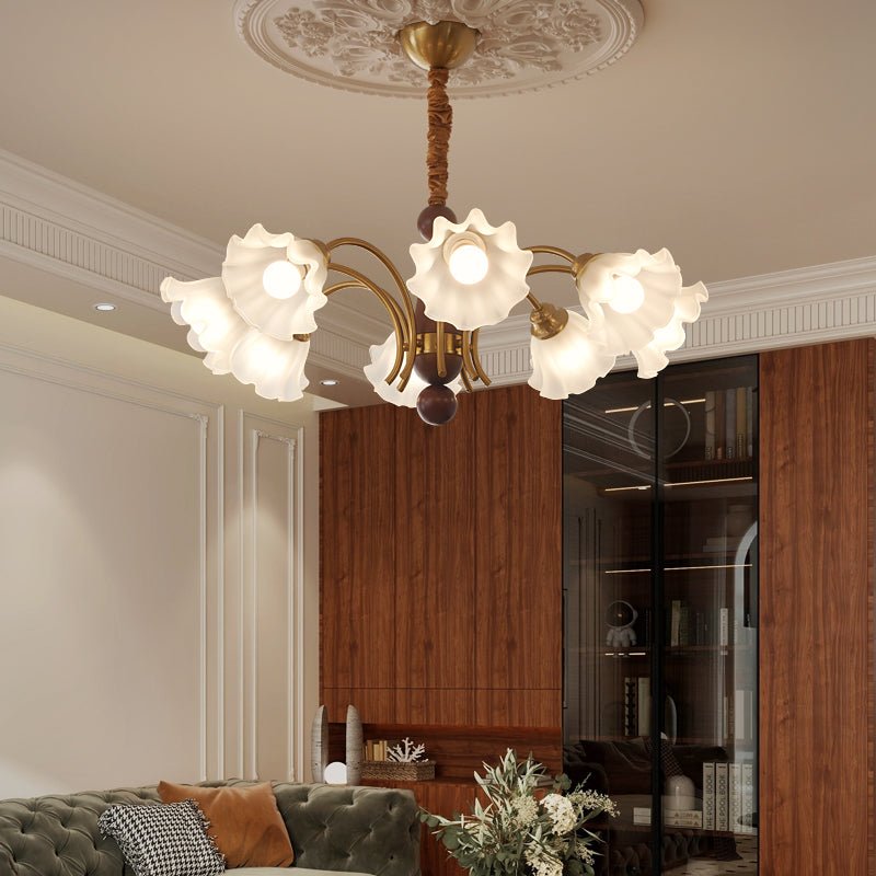 Ilvinan Kronleuchter aus Holz und Glas im traditionellen eleganten Stil