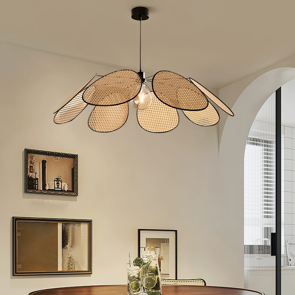 Orvara Pendelleuchte Blossom Petal aus Rattan