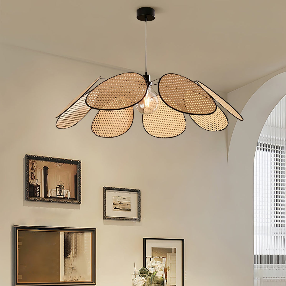 Orvara Pendelleuchte Blossom Petal aus Rattan