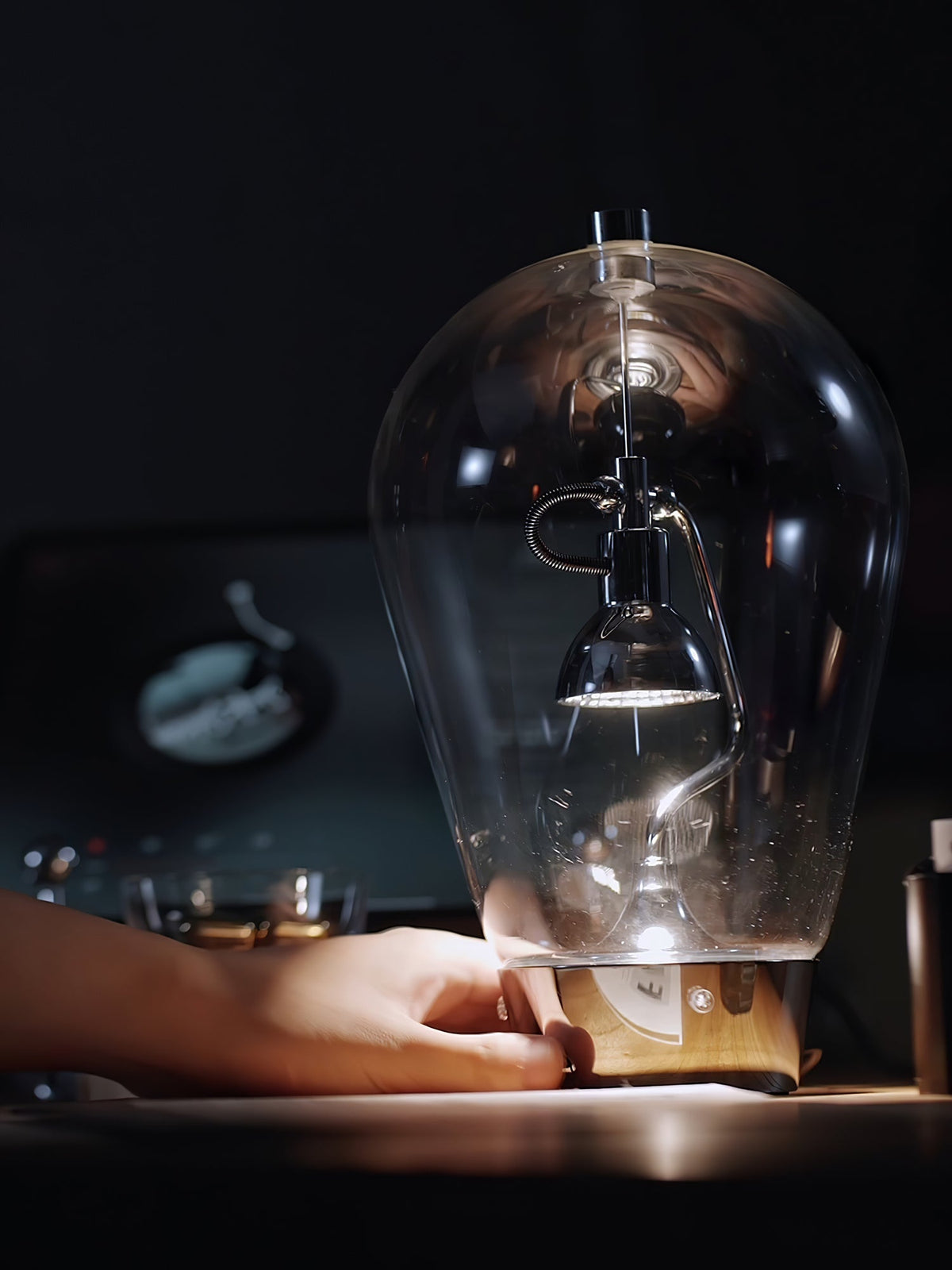 Veroce Glas-Industrie-Tischleuchte