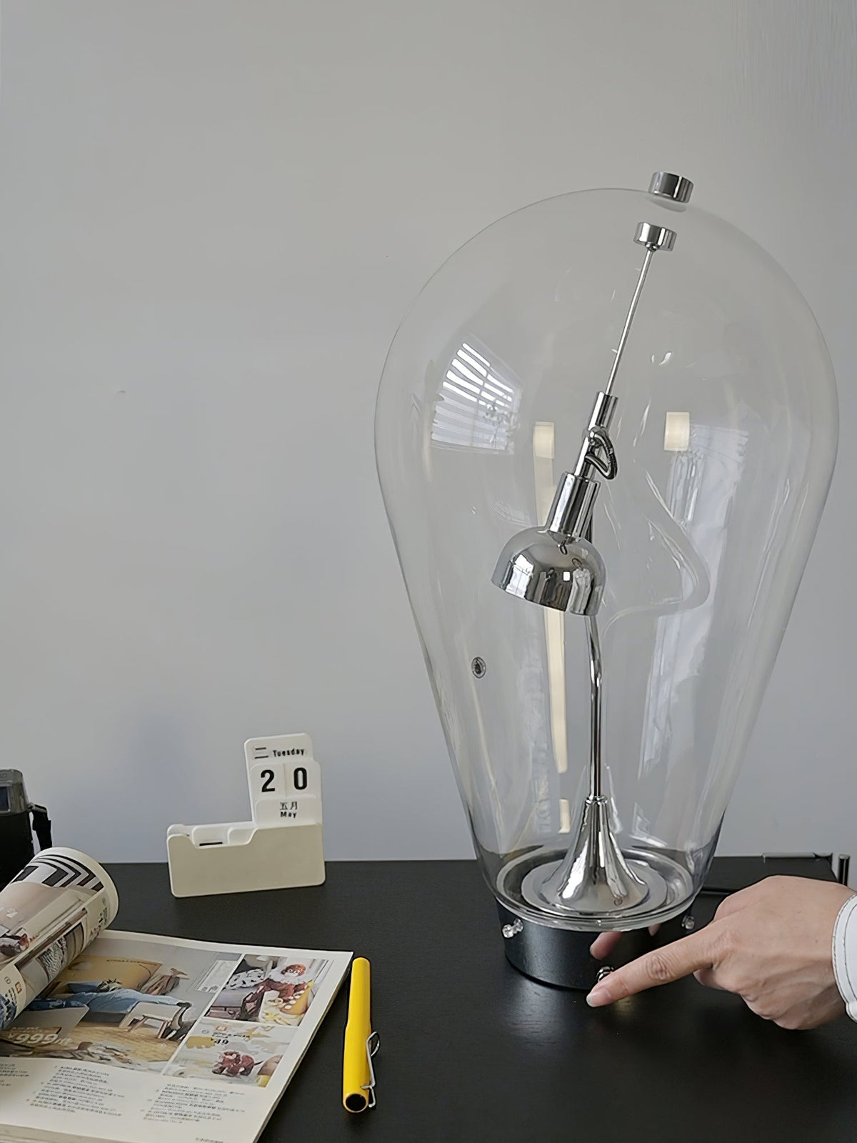 Veroce Glas-Industrie-Tischleuchte