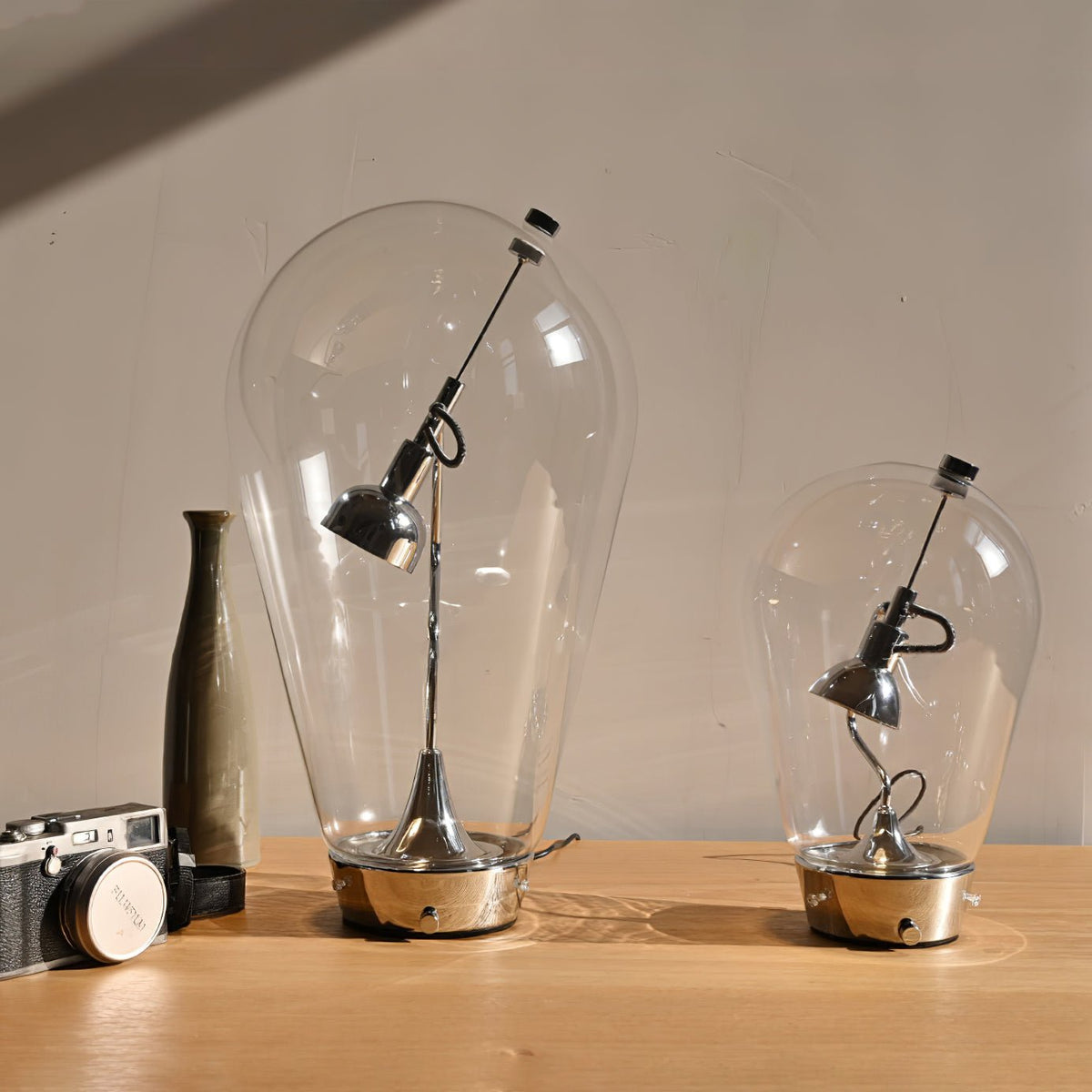 Veroce Glas-Industrie-Tischleuchte