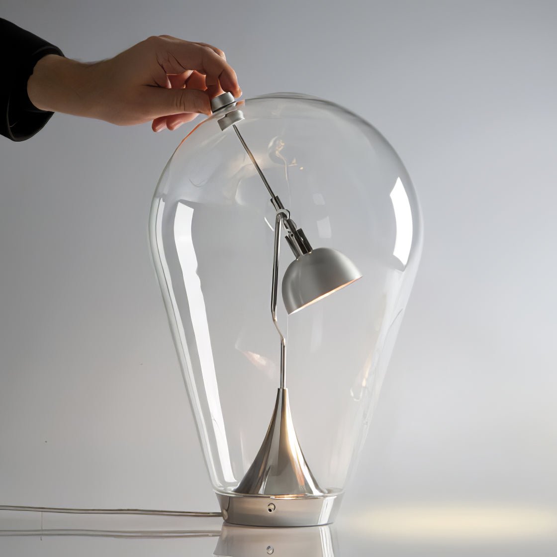 Veroce Glas-Industrie-Tischleuchte
