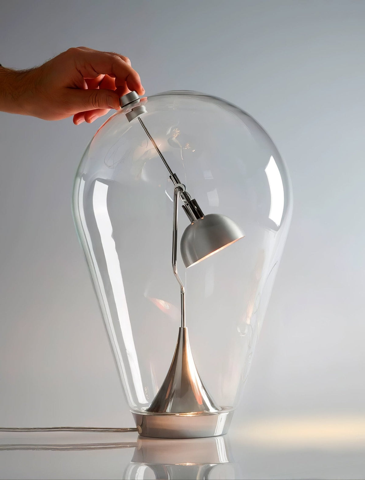 Veroce Glas-Industrie-Tischleuchte