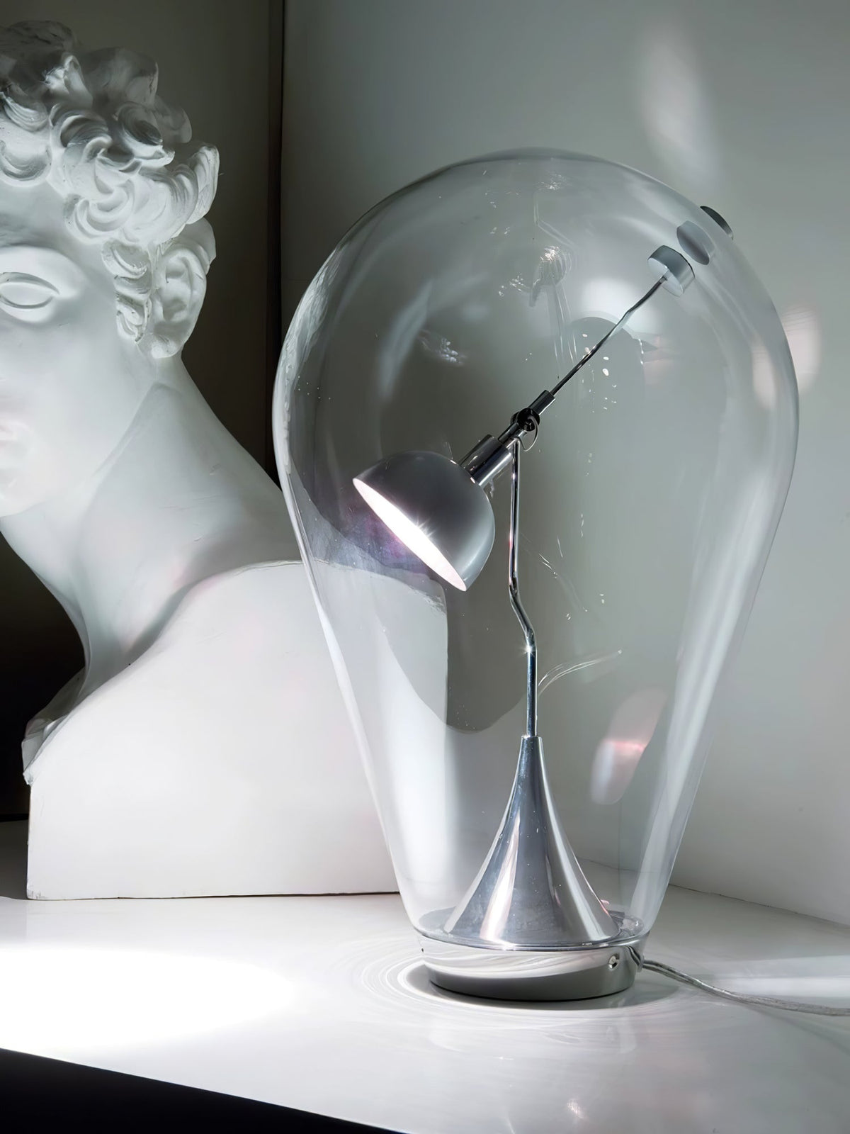 Veroce Glas-Industrie-Tischleuchte