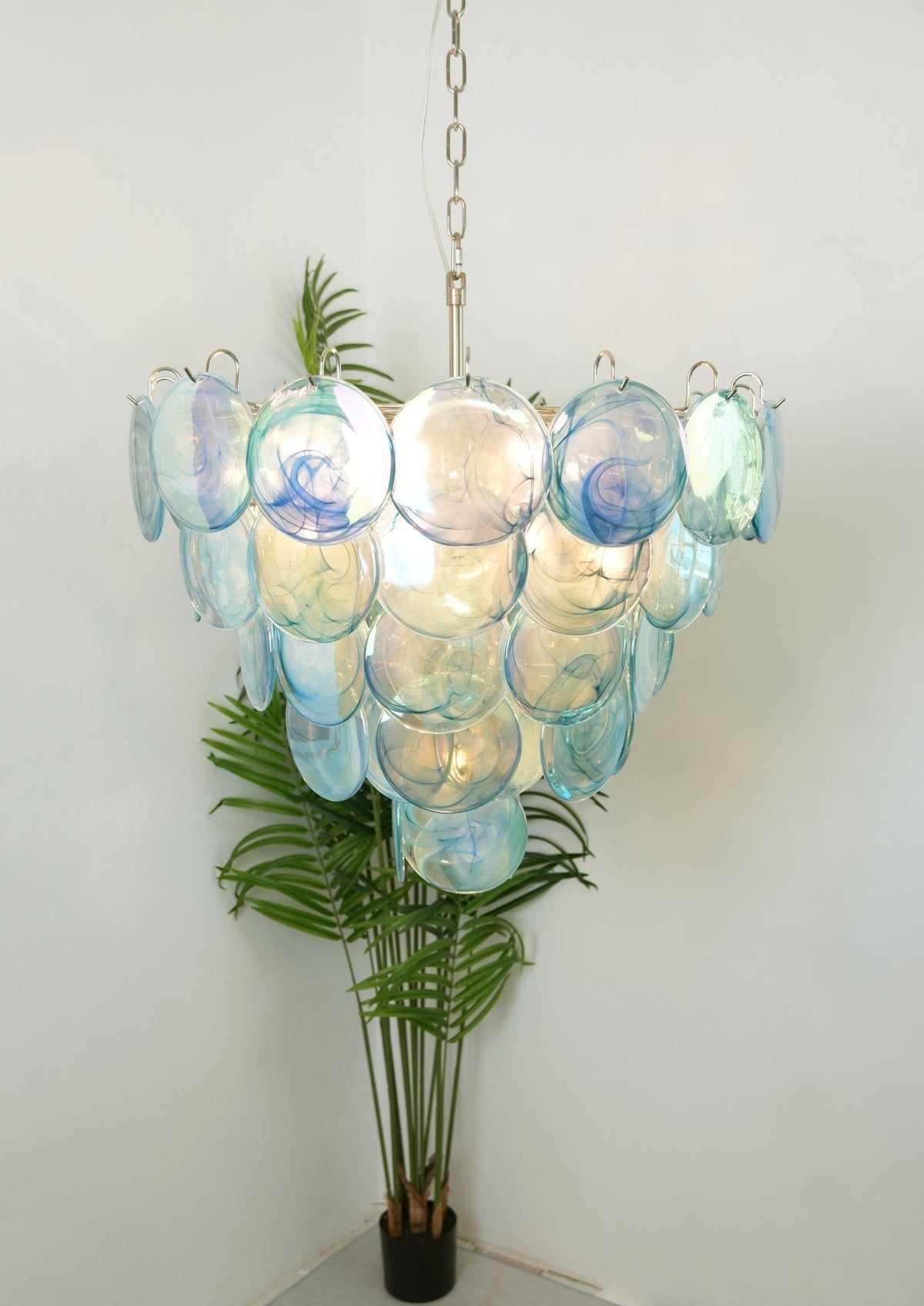 Veloissa Kronleuchter aus Murano-Glasscheiben in Blau elegant